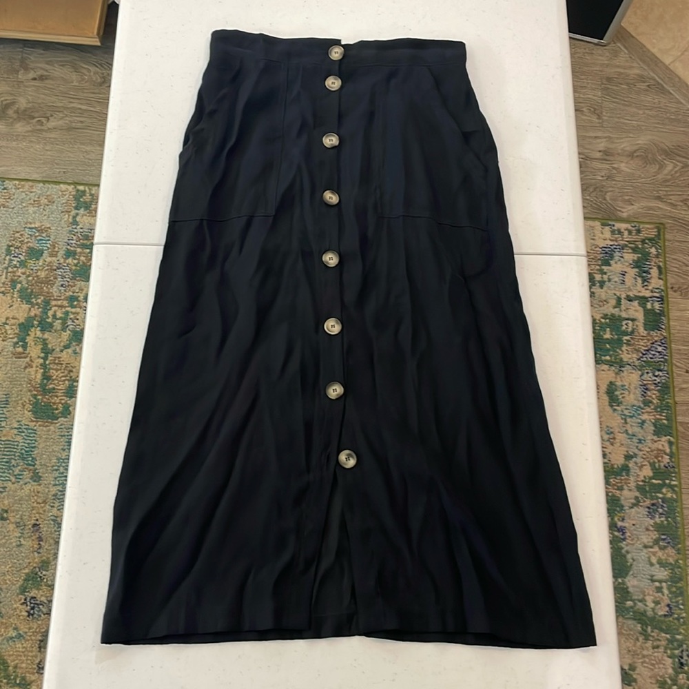 Azōe Button Down Midi Skirt